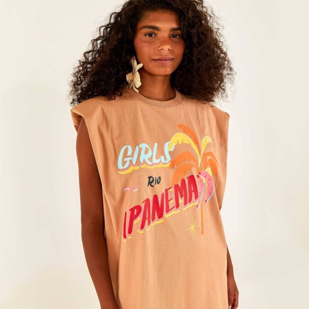 FARM Rio Tan Graphic  oversized with Colorful Print used great condition
